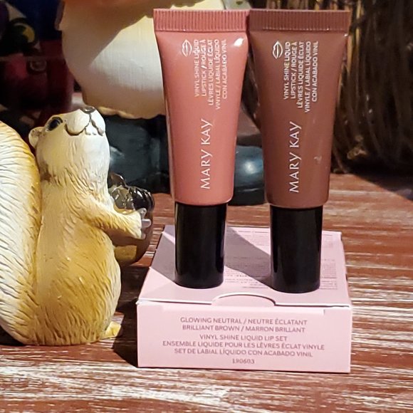 Glowing Neutral/Brilliant Brown Vinyl Shine Liquid Lip Set - LE - Mary K… - Picture 1 of 7